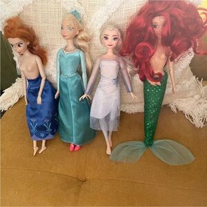 Lot of Disney Dolls Little Mermaid, Frozen. 4 total